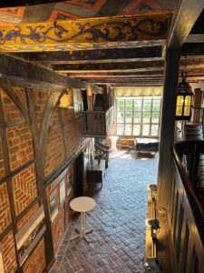 Licht, Backstein, Zierde: Eingangsbereich des Brömse-Haus